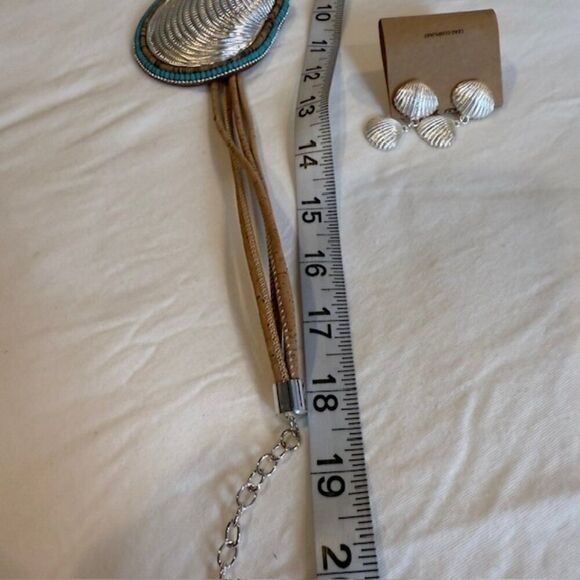 NWT Shell Drop Statement Necklace and Earrings Set Cork Beads and Silver Tone - Picture 8 of 9